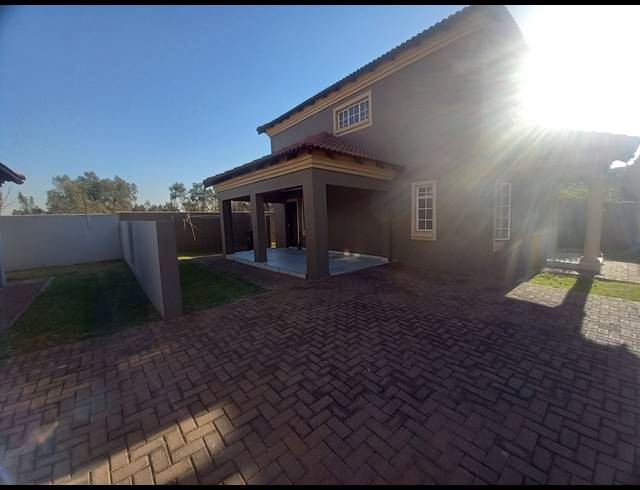 2 BEDROOM FREEHOLD FOR SALE IN BRAKPAN NORTH
